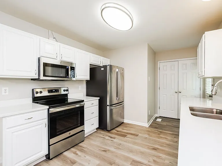 500 Jaffiley Ct — Photo 7