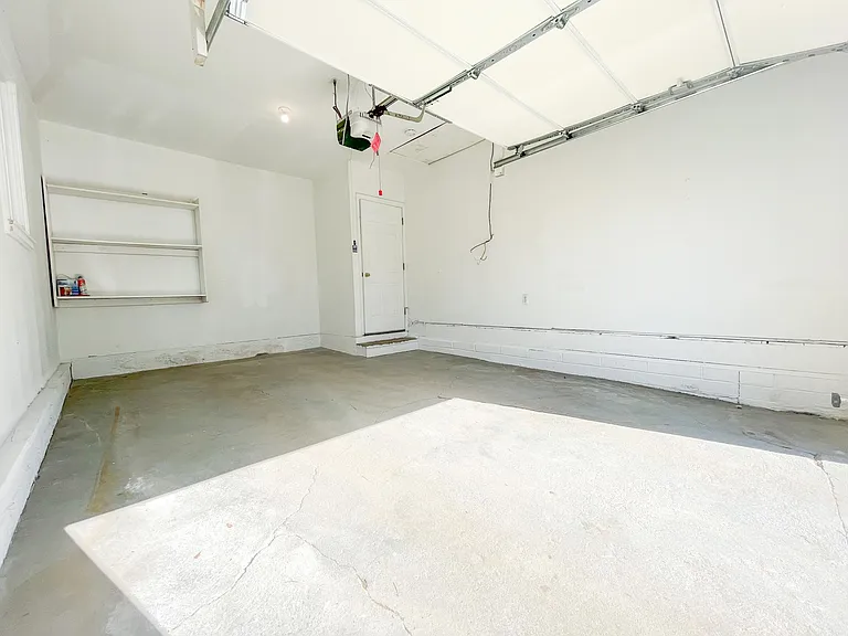 405 Hawthorne St — Photo 16