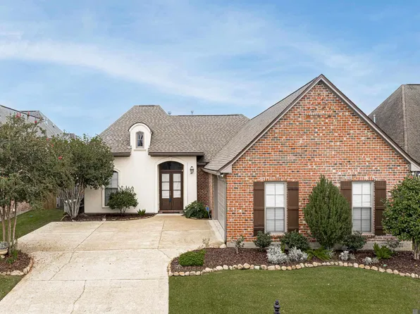 9067 Fox Gate Dr, Baton Rouge, LA 70809