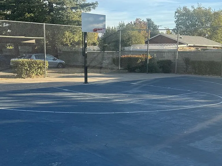Sierra Village — Photo 10