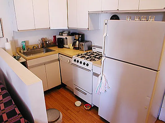 Rented by Verdi Square Realty | media 2