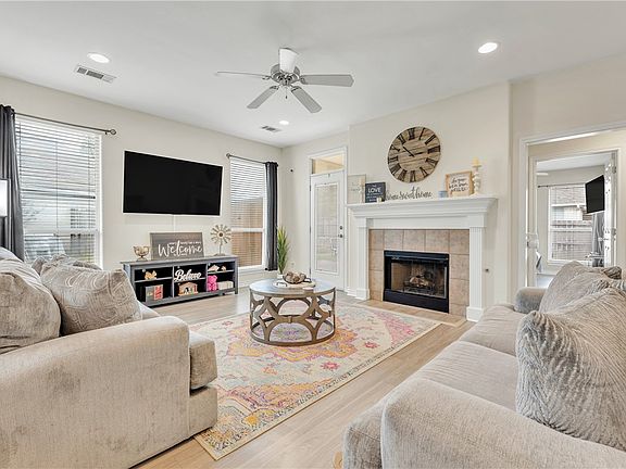 4th image of 217 Karten Ln
