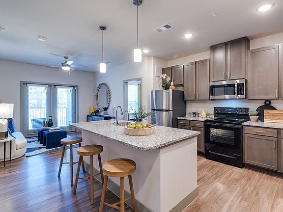 4th image of 3440 Simpson Stuart Rd #6205