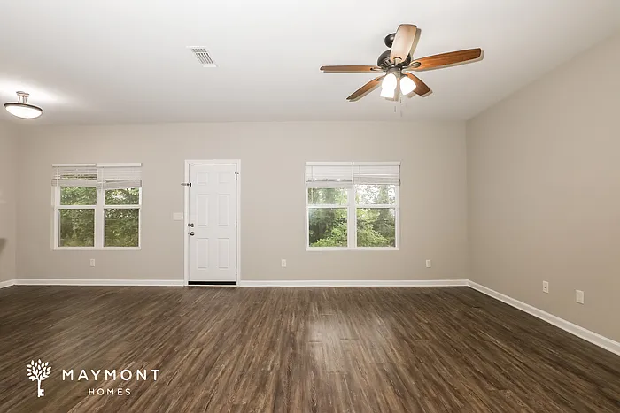 1851 Simmons Ln — Photo 4
