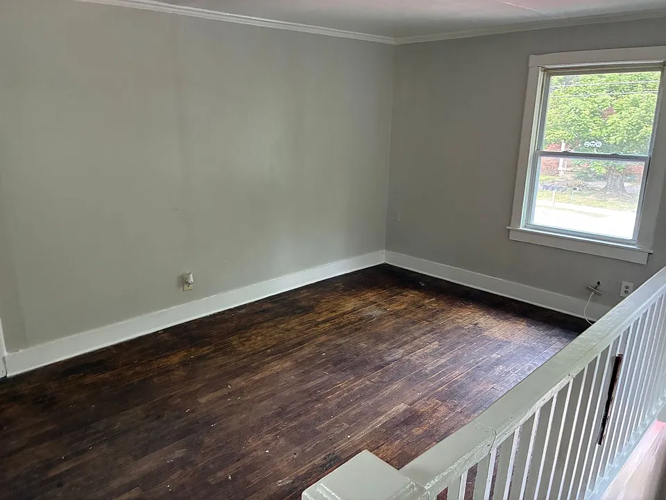 105 N Hatton Ave