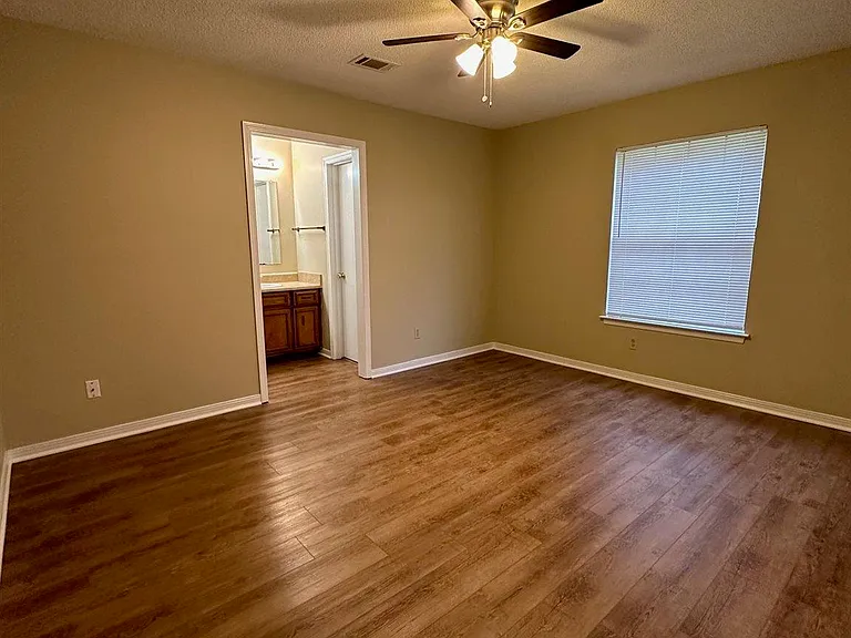 2374 Windstone Dr — Photo 7