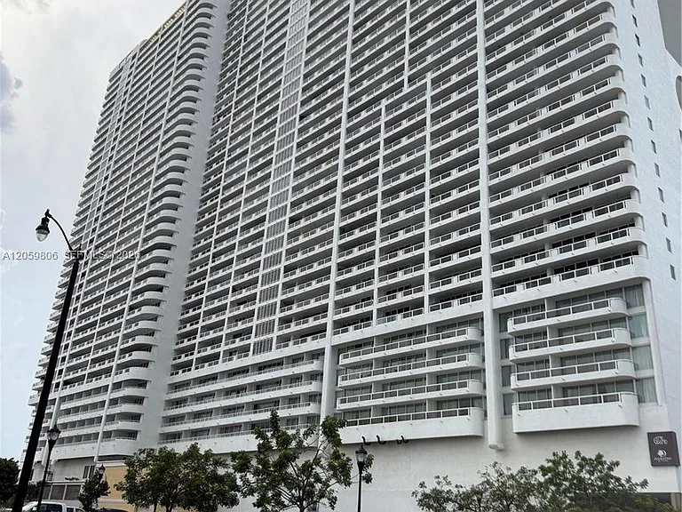1717 N Bayshore Dr #A-2938 — Photo 2