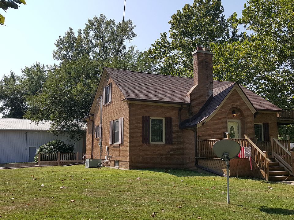 lot & 1/2, flat yard