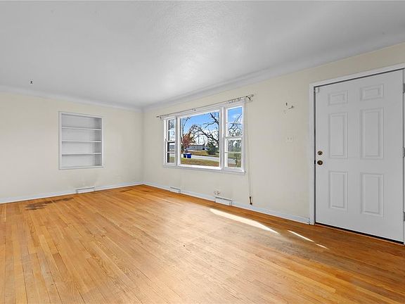 2nd image of 3110 Eastern Ave NE