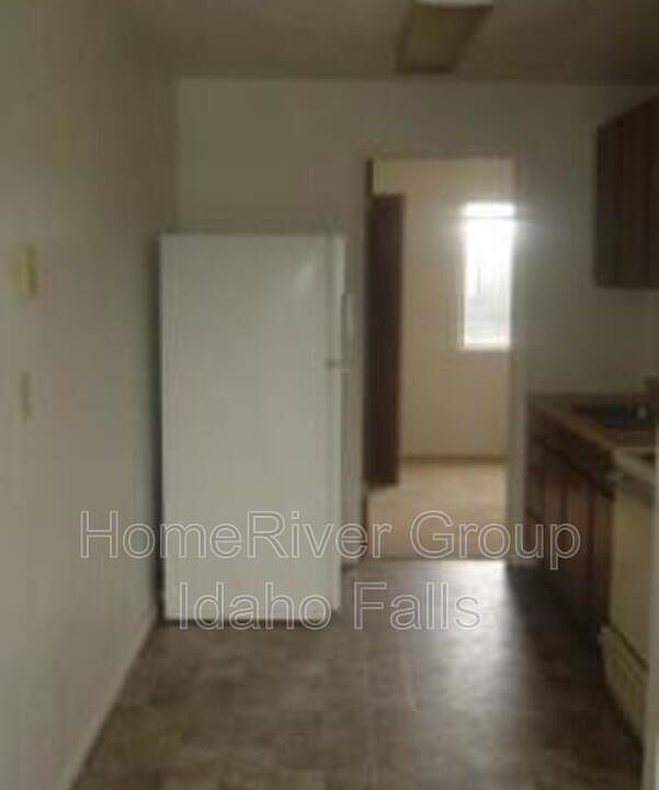 2nd image of 2456 1st St #3