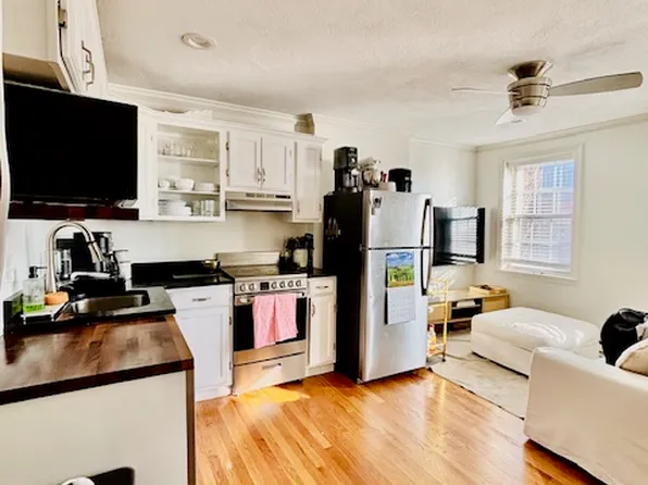 165 W 2nd St #2, Boston, MA 02127