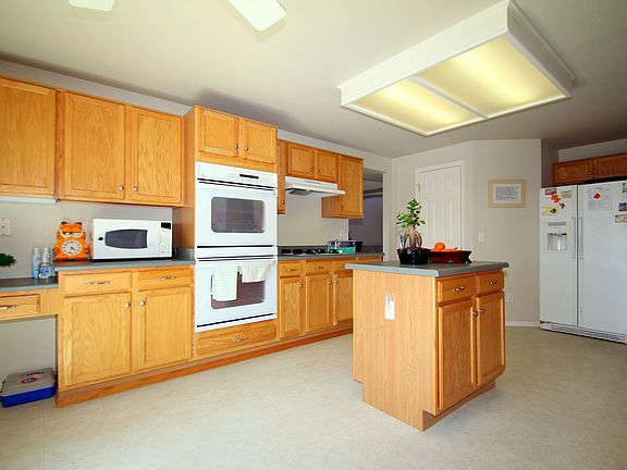 Huge Kitchen with Island