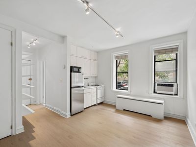 221 E 76th St APT 1B, New York, NY, 10021