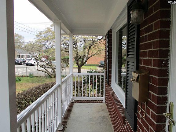 2nd image of 3130 Rosewood Dr