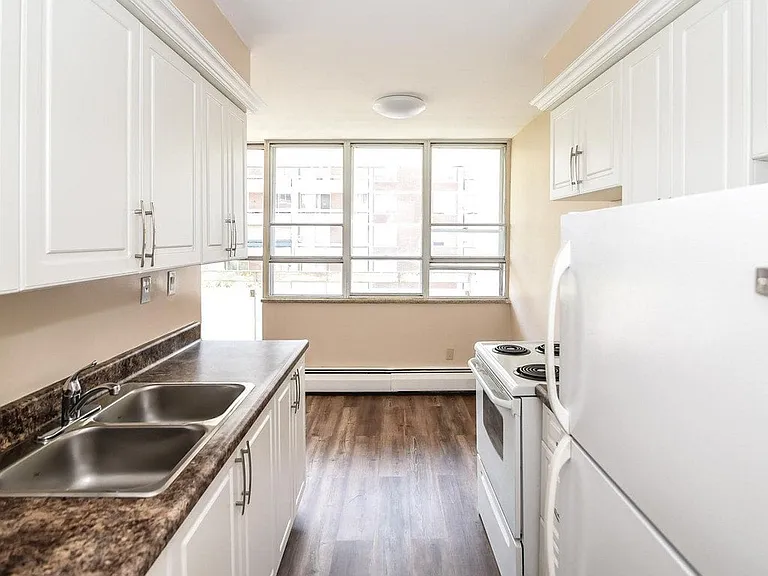 90 King St E #88 — Photo 1