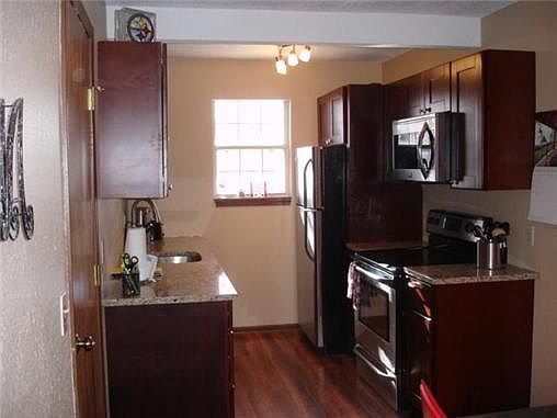 5th image of 11312 W 77th Ter