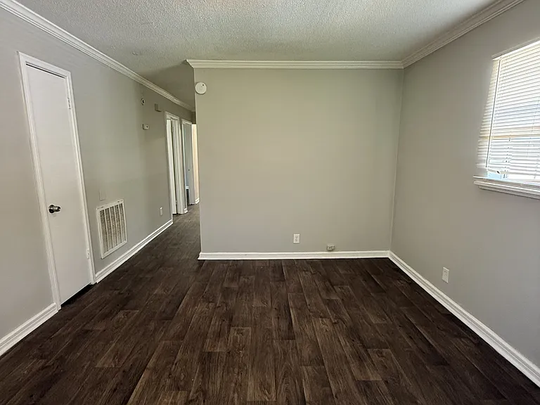 3729 Maple Ave SW — Photo 2