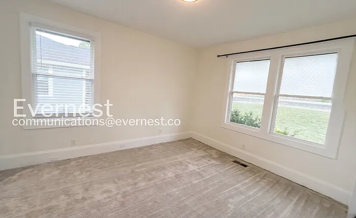 3646 Crompton St — Photo 8