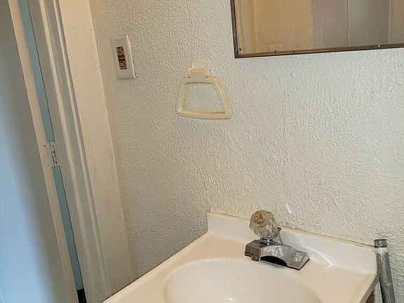 2nd image of 617 E Mishawaka Ave #2