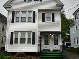 84 Church St, Hamden, CT