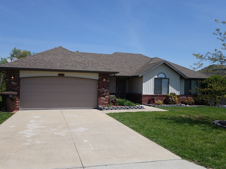 Great curb appeal!