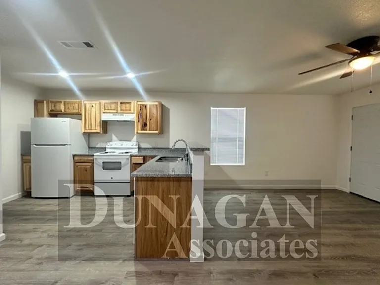 1103 W Church St — Photo 4