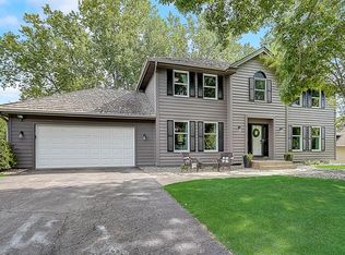 120 Carriage Ln, Burnsville, MN 55306