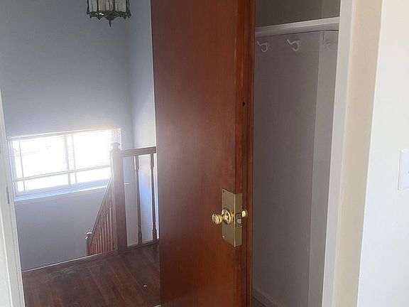 3rd image of 2531 Paulding Ave #1