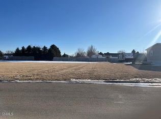 1409 10th St SW, Jamestown, ND 58401