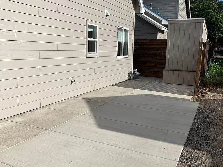 44 SW Roosevelt Ave #C — Photo 11