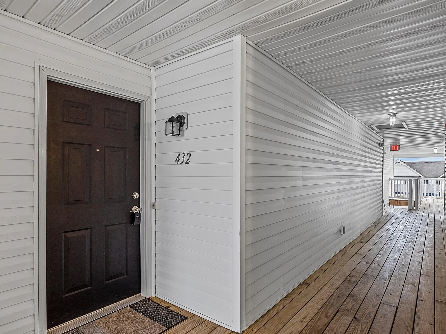 2 bed, 1012 sqft, $1,750 — Photo 3