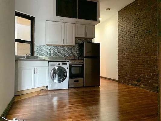 Rented by PocketBroker Inc | media 16