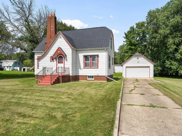 457 W John St, Markesan, WI 53946