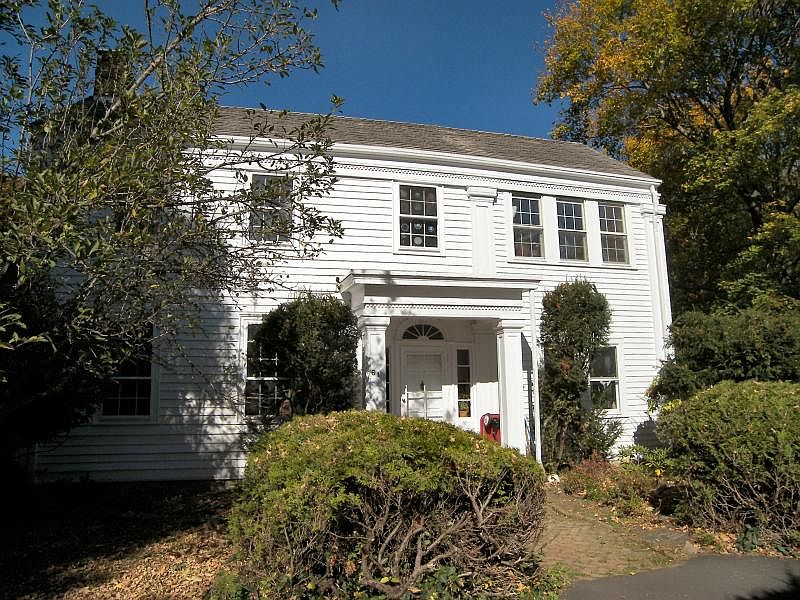 61 Center St, Clinton, NJ 08809 Zillow