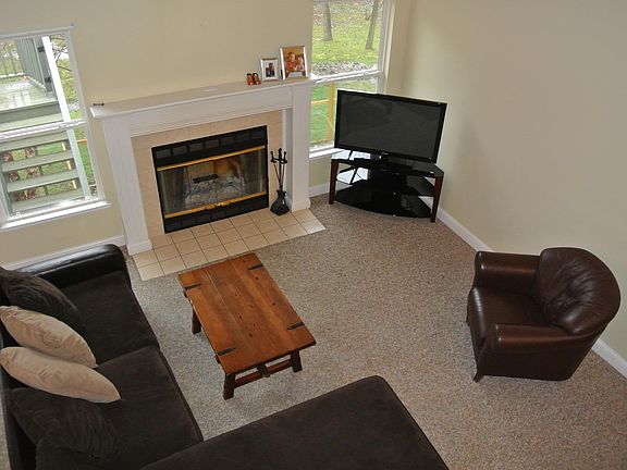 3rd image of 275 Bridle Path Ln NE