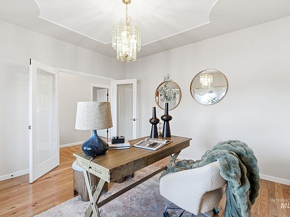 5th image of 677 E Halpin Dr