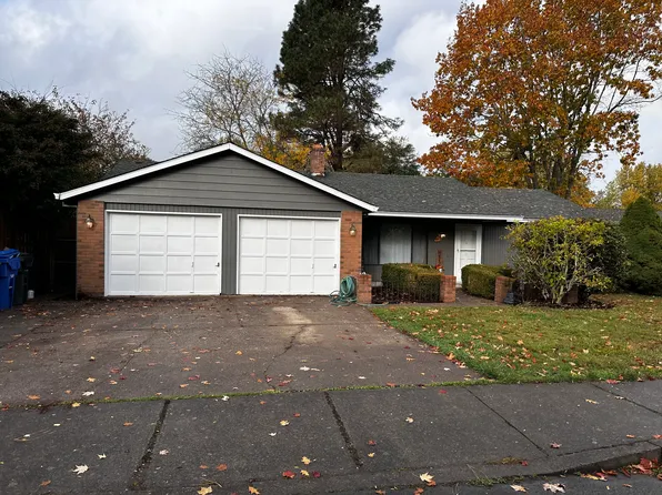 1379 Parkway Dr NW, Salem, OR 97304