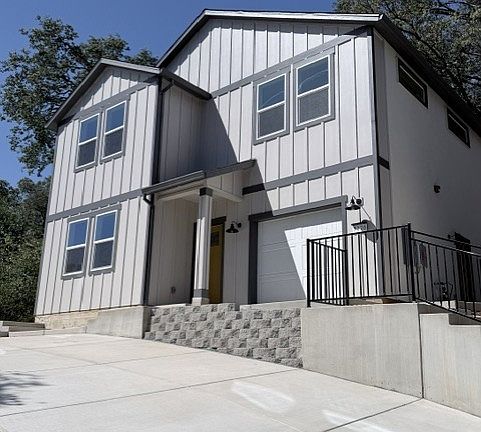 3rd image of 3226 Cambridge Rd