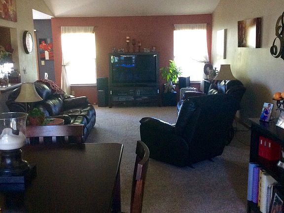 Dining/living room