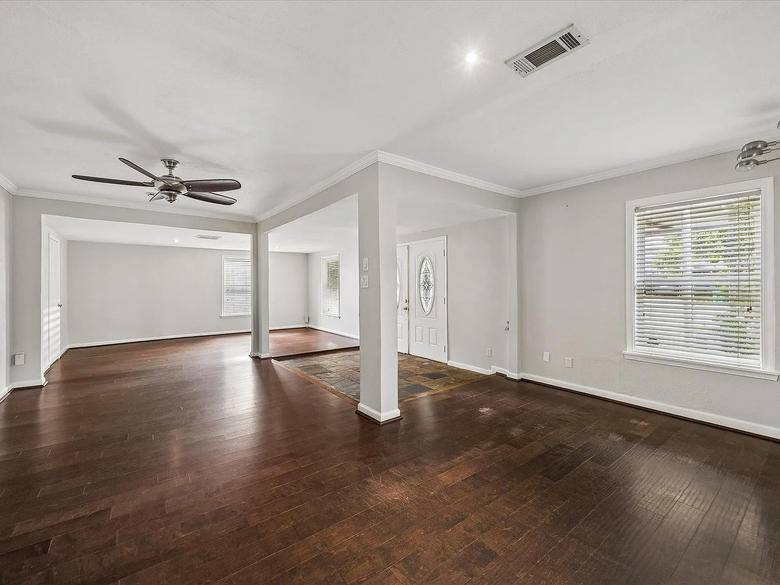 4 bed, 2.0 bath, 2149 sqft, $2,300 — Photo 1