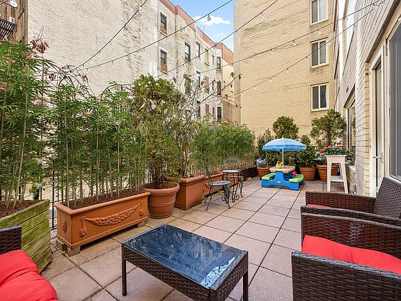 3rd image of 301 E 78th St APT 2G