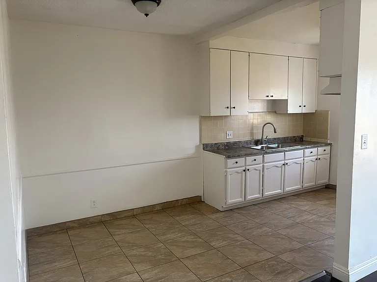 1436 Meadowbrook Ave #7 — Photo 5
