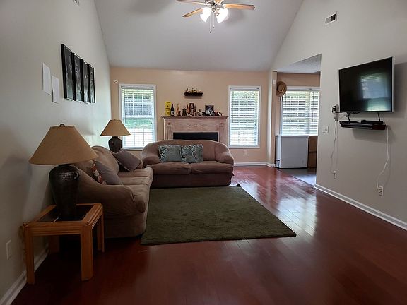 2nd image of 3035 Old York Rd
