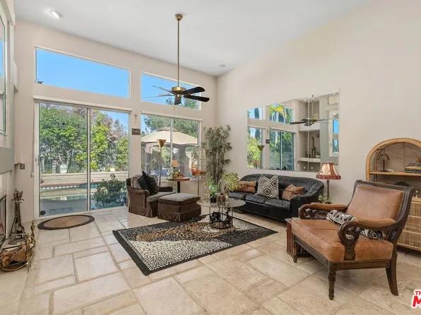 435 Rembrandt Dr, Corona, CA 92882