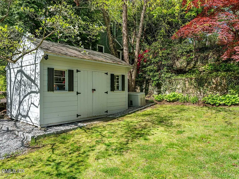 51 Glen Rd — Photo 33