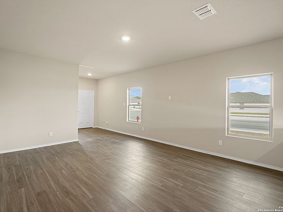 5th image of 5438 Shasta Pl