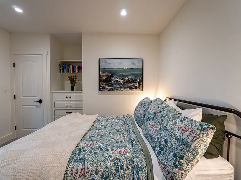 610 Forest Ave — Photo 35