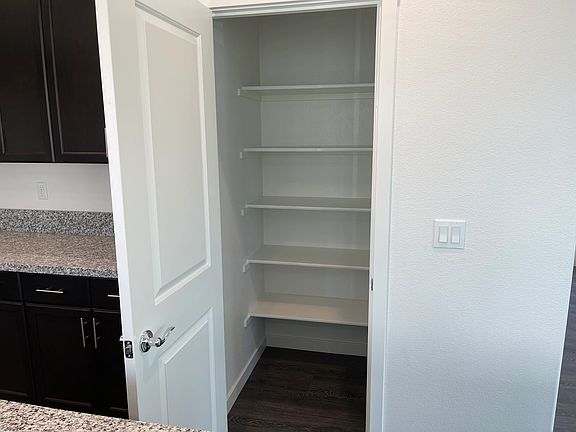 4th image of 121 Sophia Ct