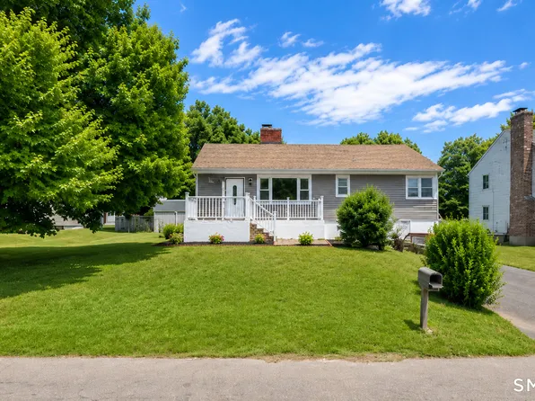 12 Homestead Place, Branford, CT 06405