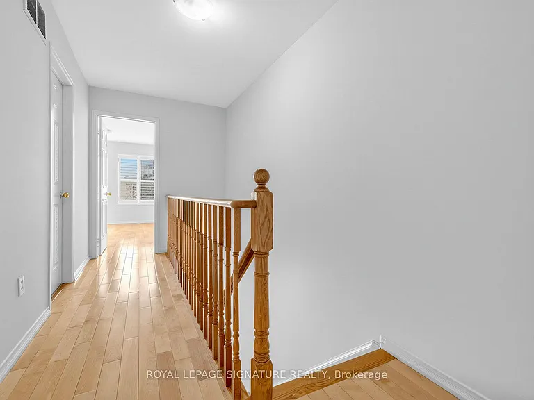 29 Coburg Cres — Photo 8